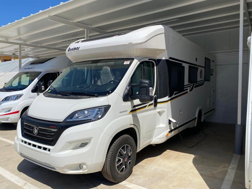Magnifica Autocaravana Adria Matrix Axess 670Sl 格拉纳达 外观 照片